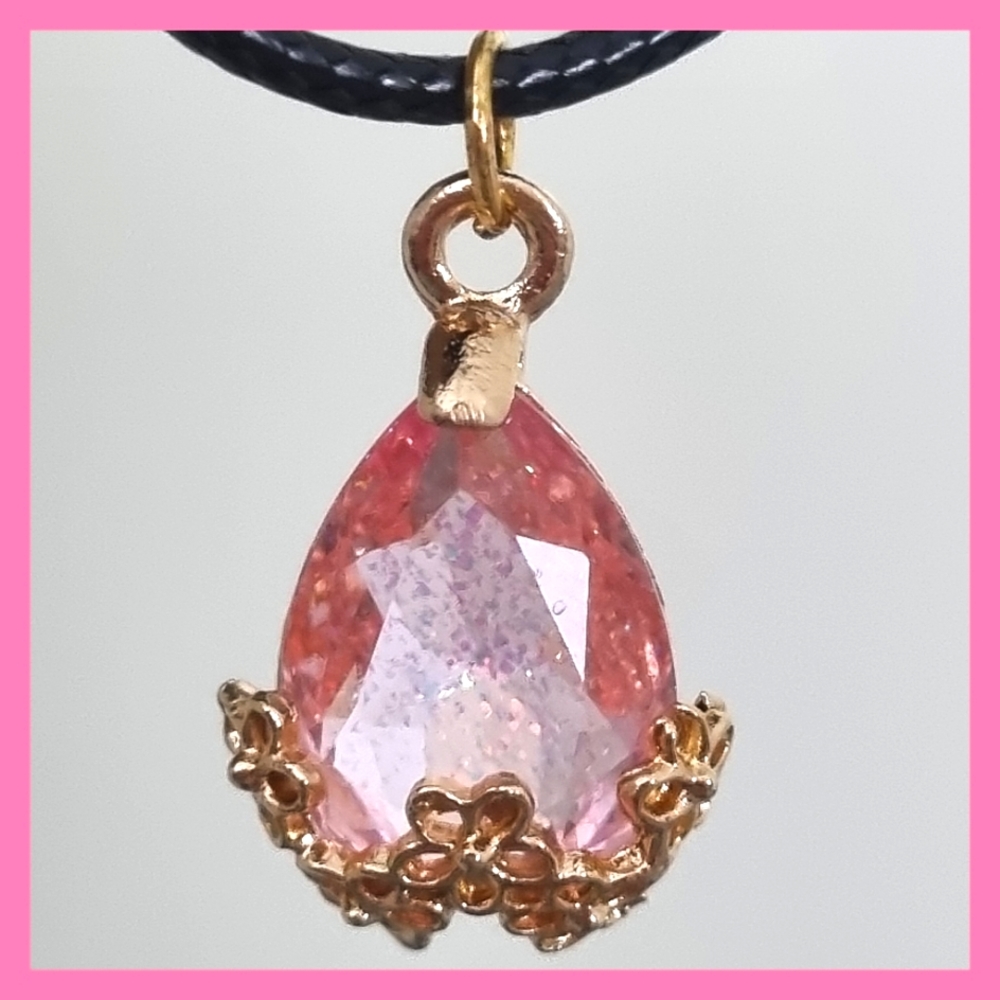 Necklace | Sparkle Pendant | Gorgeous, Glamourous & Glitzy 🩷 - Picture 6 of 11